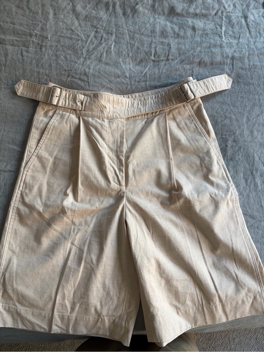 Acne Studios Cotton-Linen Belted Bermuda Shorts, Size 34 - Picture 3 of 14